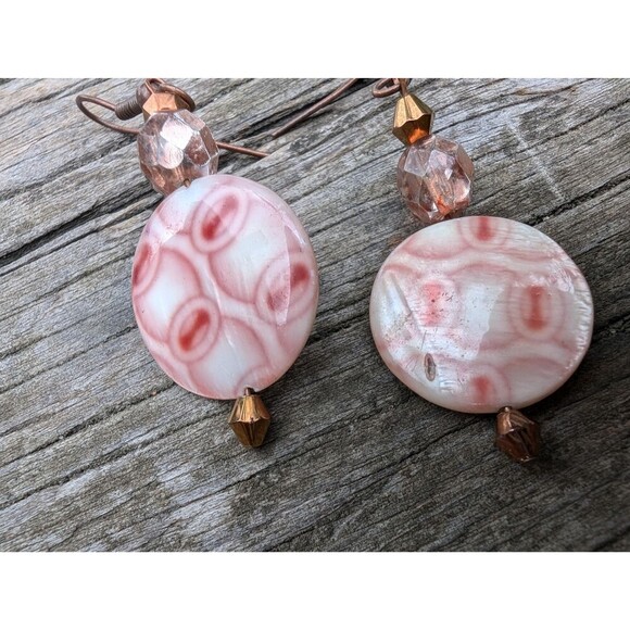 Vintage Shell Earrings Beachy Jewelry - Picture 2 of 8